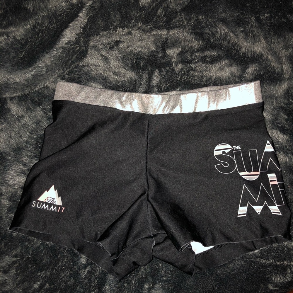 THE SUMMIT athletic gear shorts